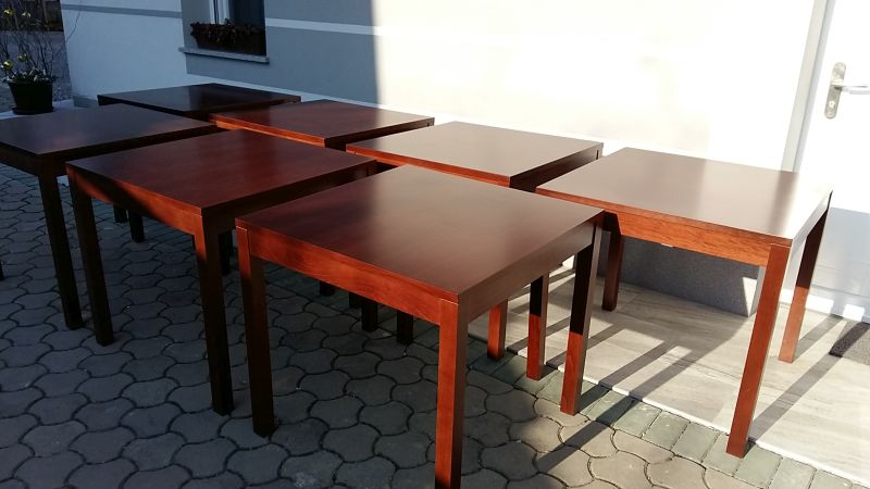 Gostinski stoli in mize